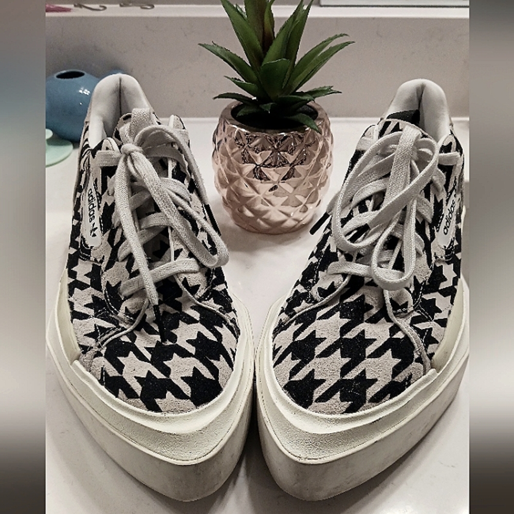 Adidas hypersleek